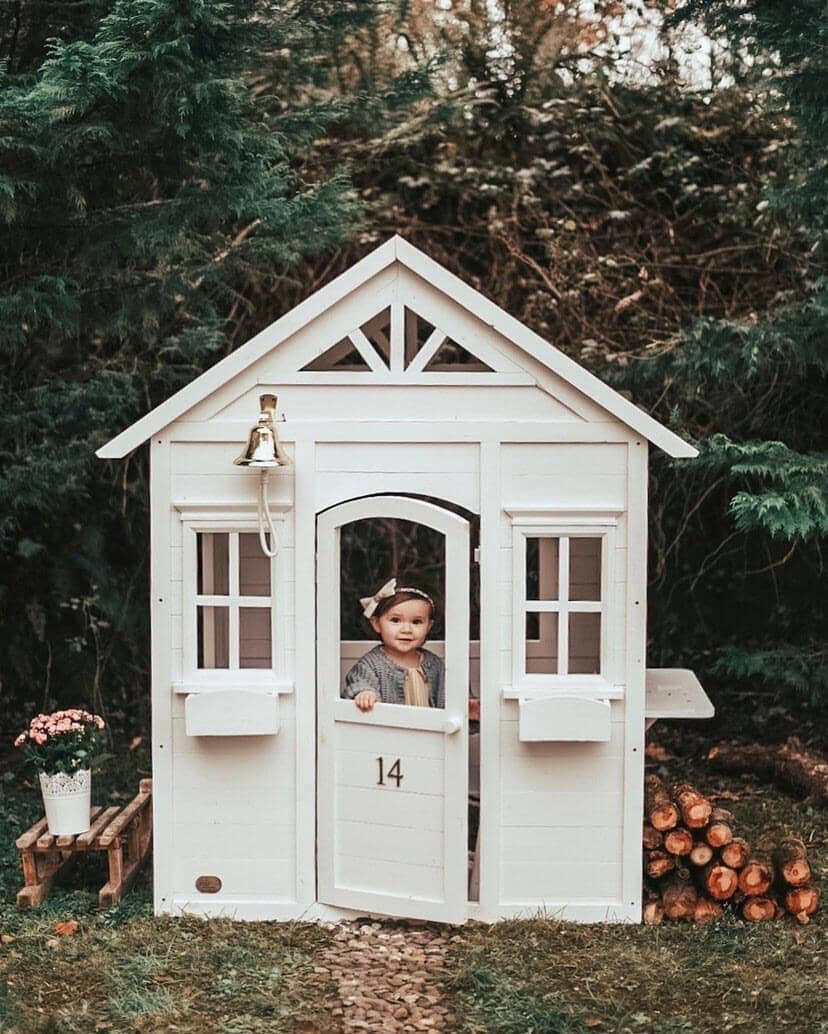 WOODEN PLAYHOUSE – Lucy Me
